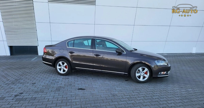 Volkswagen Passat cena 33900 przebieg: 240000, rok produkcji 2011 z Skawina małe 704